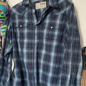 Men’s blue Urban Pipleline shirt LARGE
